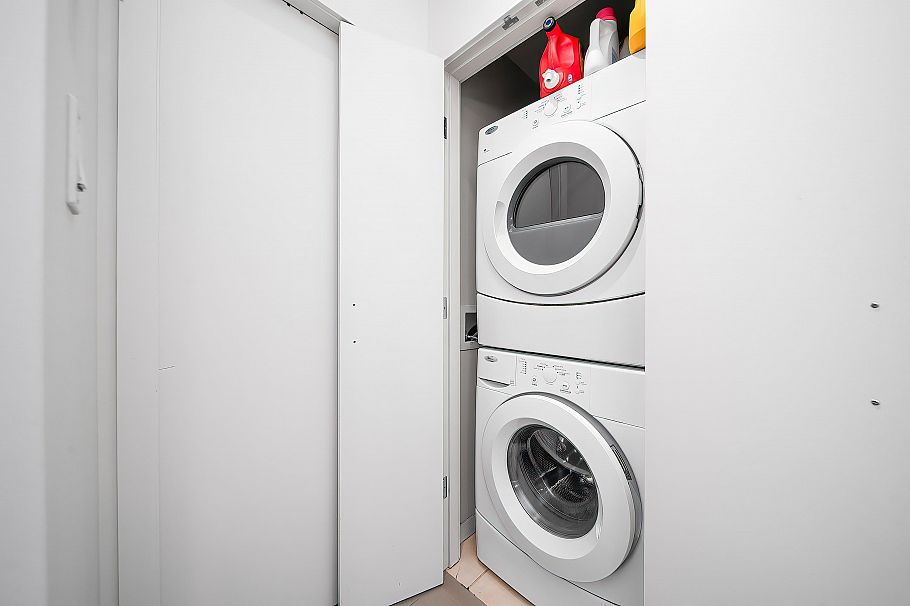 983 Richards Street Vancouver, BC - 13