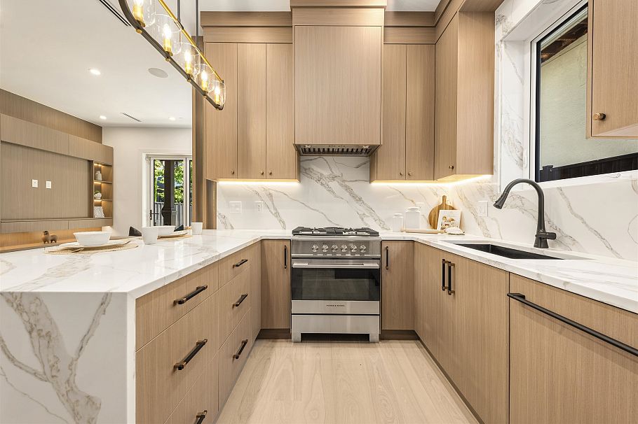 1 847 E 10th Avenue Vancouver, BC - 11