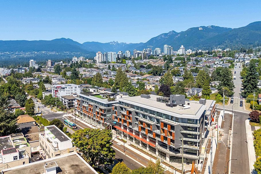 559 422 E 3rd Street North Vancouver, BC - 1