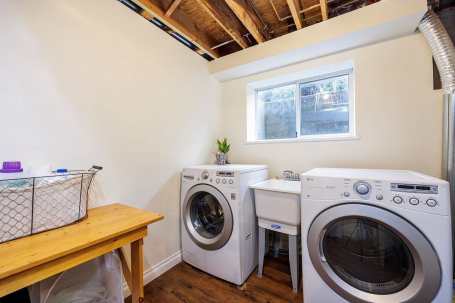 1806 Deep Cove Road North Vancouver, BC - 29