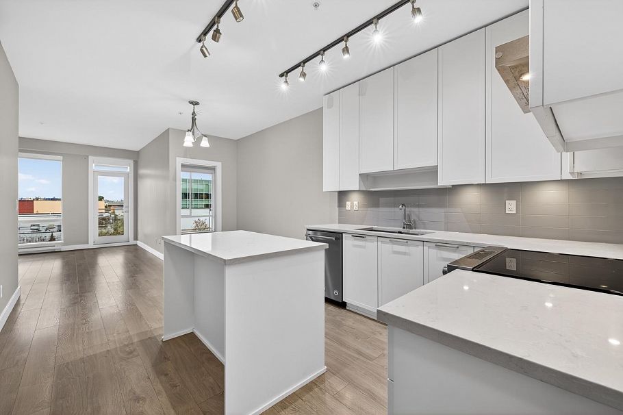 303 1728 Gilmore Avenue Burnaby, BC - 1