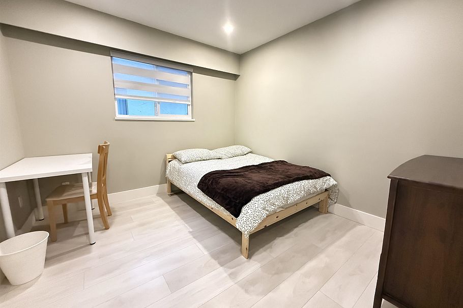 2624 Kitchener Street Vancouver, BC - 20