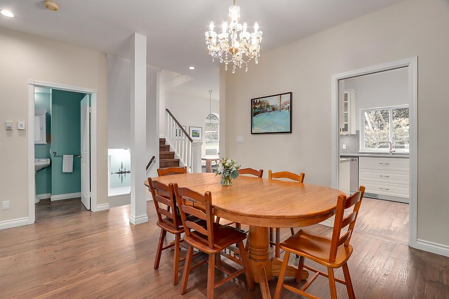 1806 Deep Cove Road North Vancouver, BC - 9