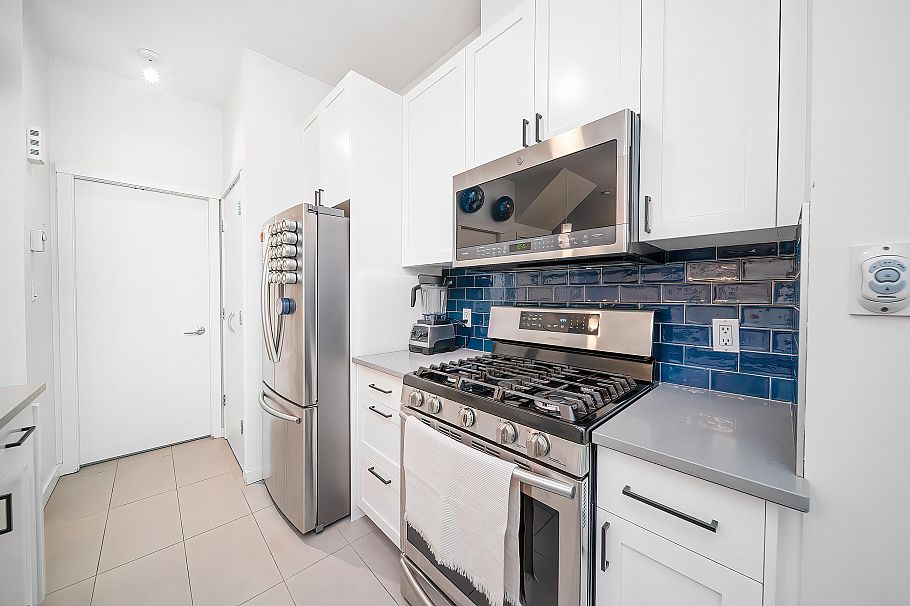 983 Richards Street Vancouver, BC - 6