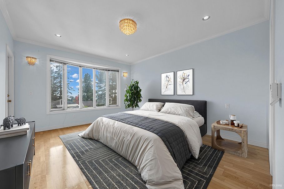 213 W 28th Street North Vancouver, BC - 8