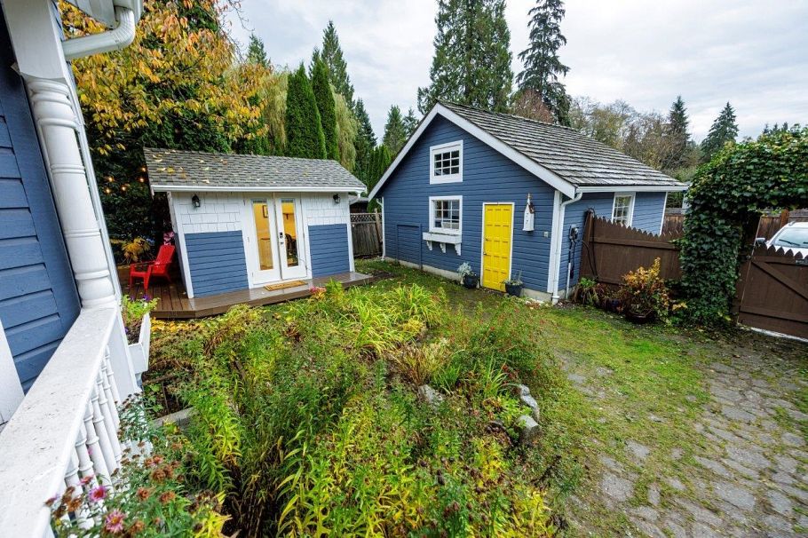 1806 Deep Cove Road North Vancouver, BC - 2