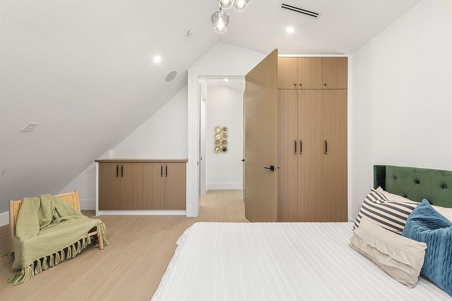 1 847 E 10th Avenue Vancouver, BC - 25