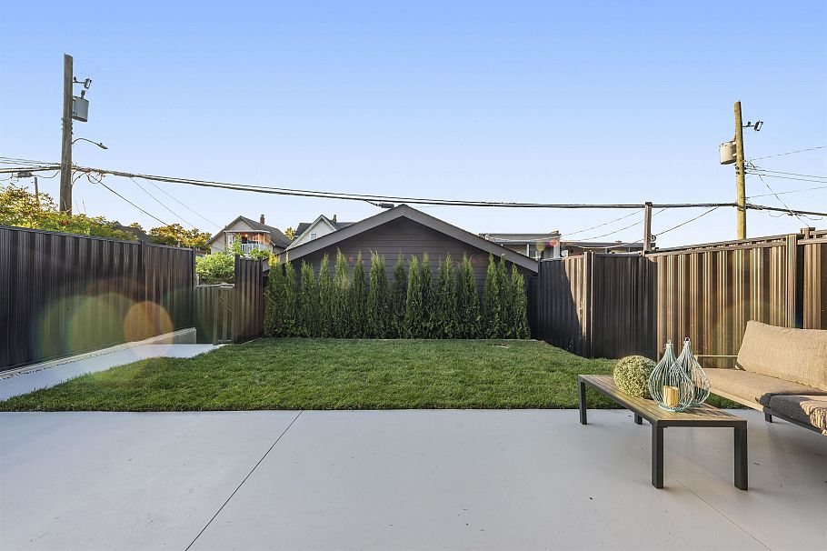 2 847 E 10th Avenue Vancouver, BC - 31