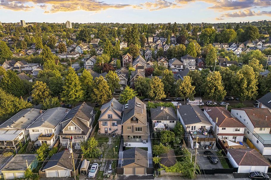 1 847 E 10th Avenue Vancouver, BC - 37