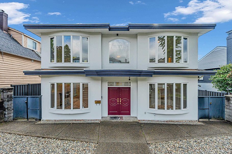 213 W 28th Street North Vancouver, BC - 22