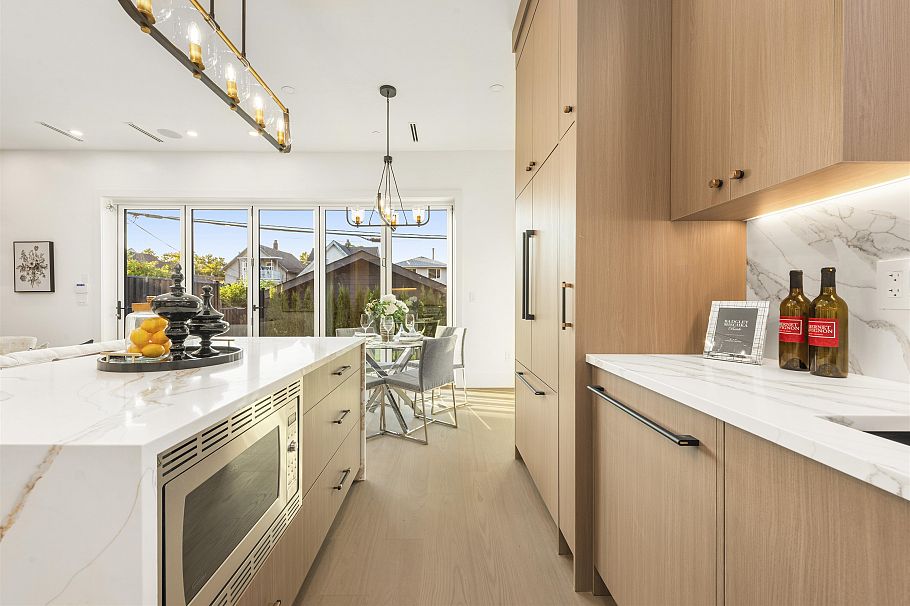 2 847 E 10th Avenue Vancouver, BC - 10