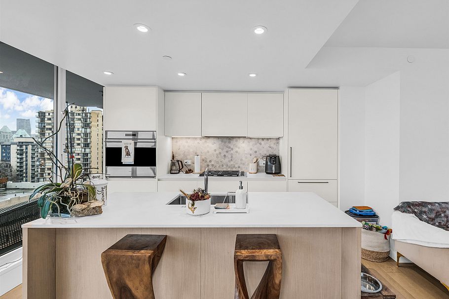 1401 1365 Davie Street Vancouver, BC - 24