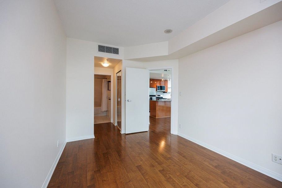 501 138 E Esplanade North Vancouver, BC - 12