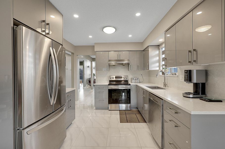 2624 Kitchener Street Vancouver, BC - 10