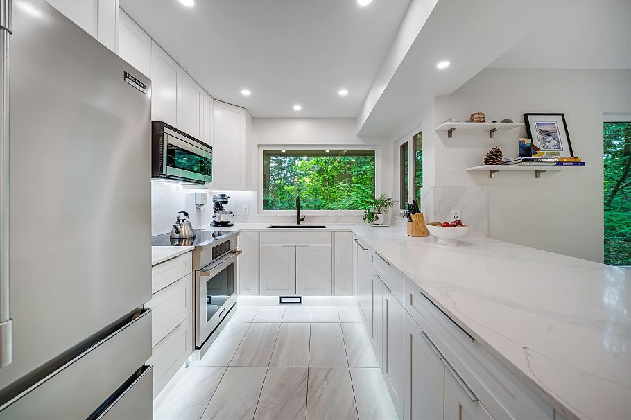 867 Frederick Road North Vancouver, BC - 6