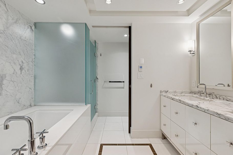 2702 667 Howe Street Vancouver, BC - 27