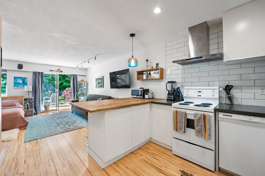 109 36 E 14th Avenue Vancouver, BC - 7