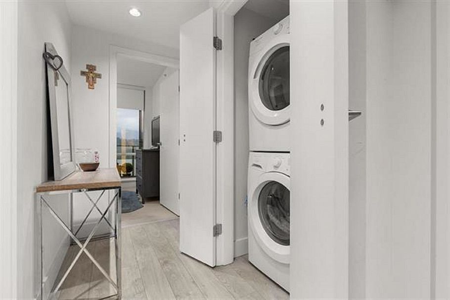 1909 1550 FERN STREET, North Vancouver BC V7J 0A9 North Vancouver, BC - 7