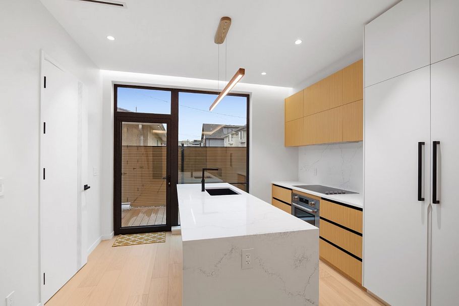 1 8226 Adera Street Vancouver, BC - 6