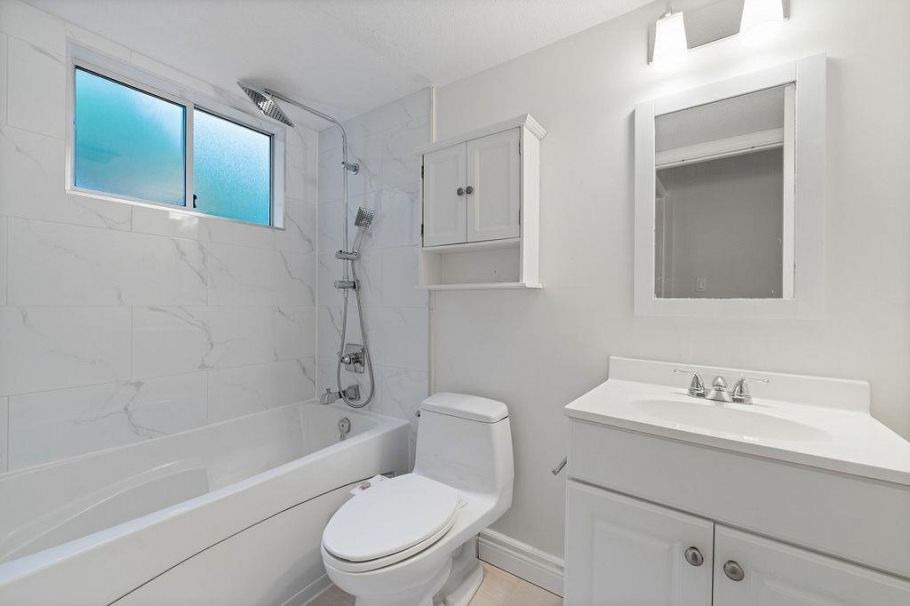 203 1665 Arbutus Street Vancouver, BC - 11