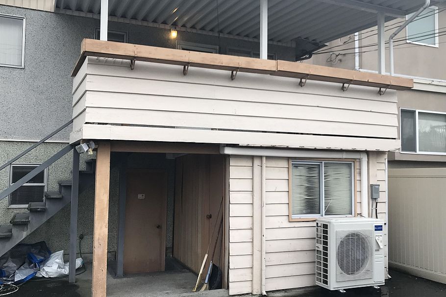 5771 Sherbrooke Street Vancouver, BC - 4