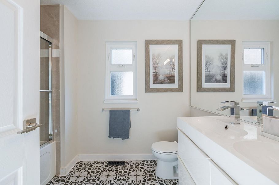 625 Seymour Court North Vancouver, BC - 17