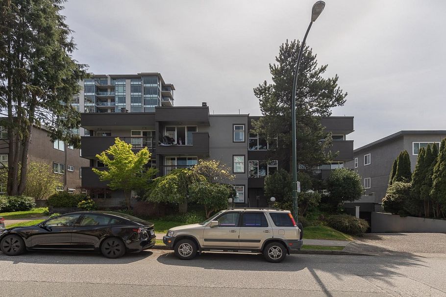 304 1352 W 10th Avenue Vancouver, BC - 20
