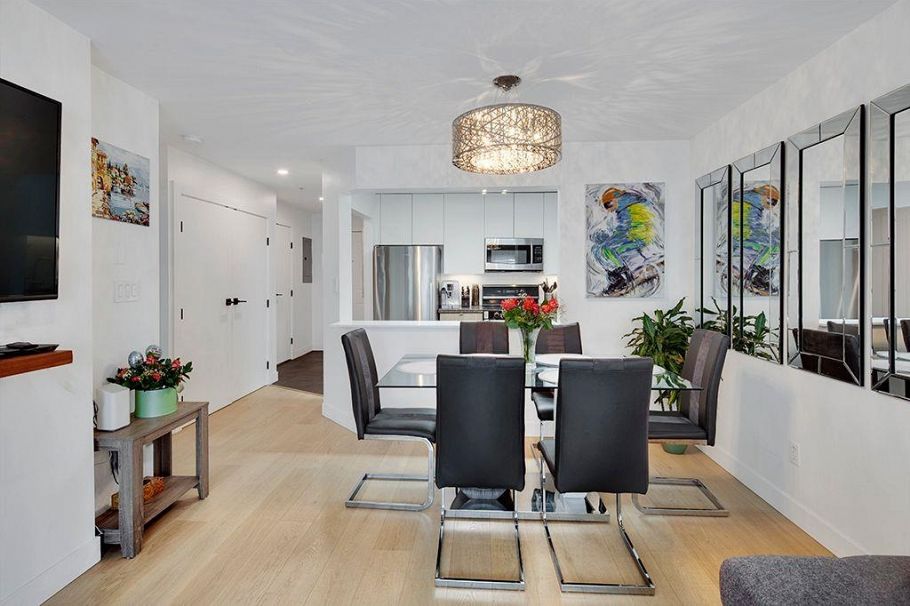 411 108 W Esplanade Avenue North Vancouver, BC - 5