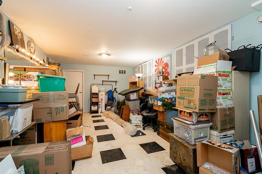 2443 W 47th Avenue Vancouver, BC - 24