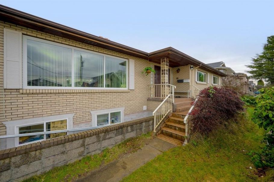 753 E 55th Avenue Vancouver, BC - 11