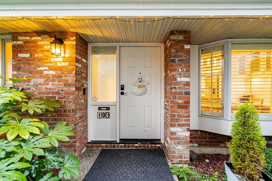 109 216 E 6th Street North Vancouver, BC - 35