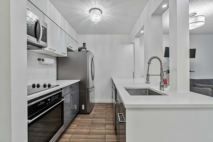 506 2004 Fullerton Avenue North Vancouver, BC - 8