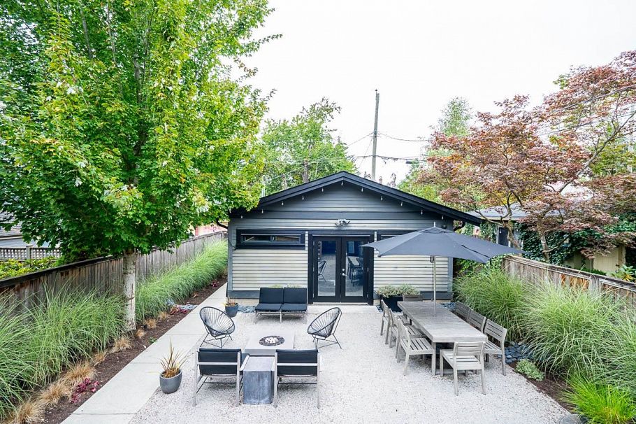 33 E 22nd Avenue Vancouver, BC - 35