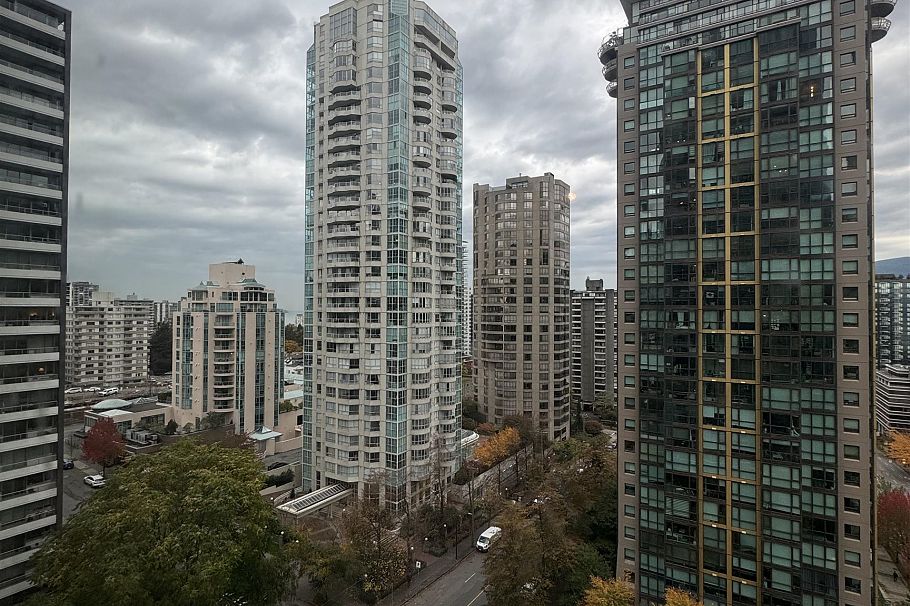 1501 1288 W Georgia Street Vancouver, BC - 8