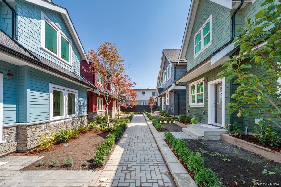 1427 E 27th Avenue Vancouver, BC - 3