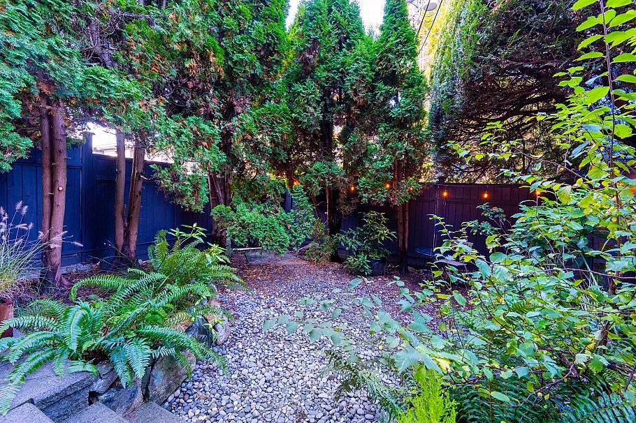 117 265 E 15th Avenue Vancouver, BC - 9