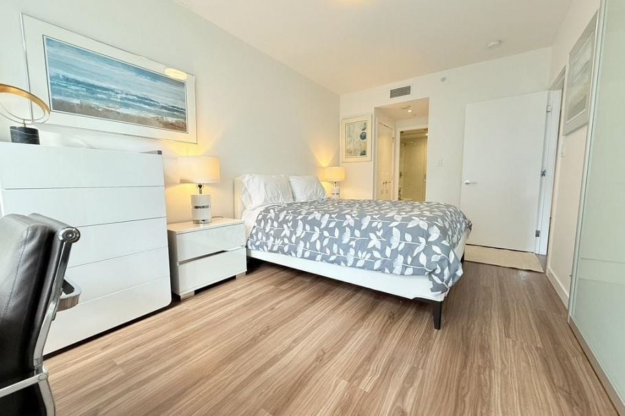 313 1661 Quebec Street Vancouver, BC - 9