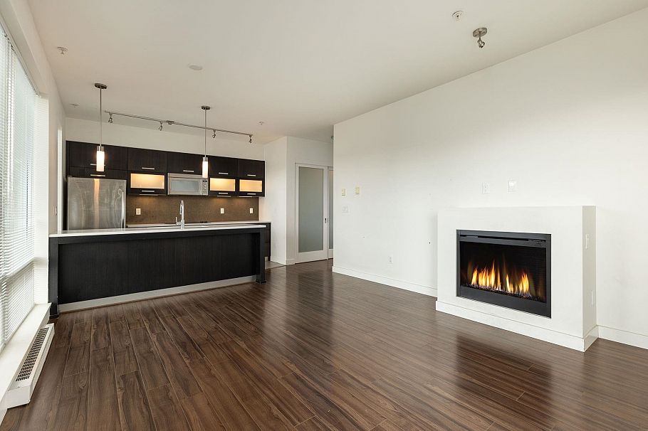 218 3333 Main Street Vancouver, BC - 2