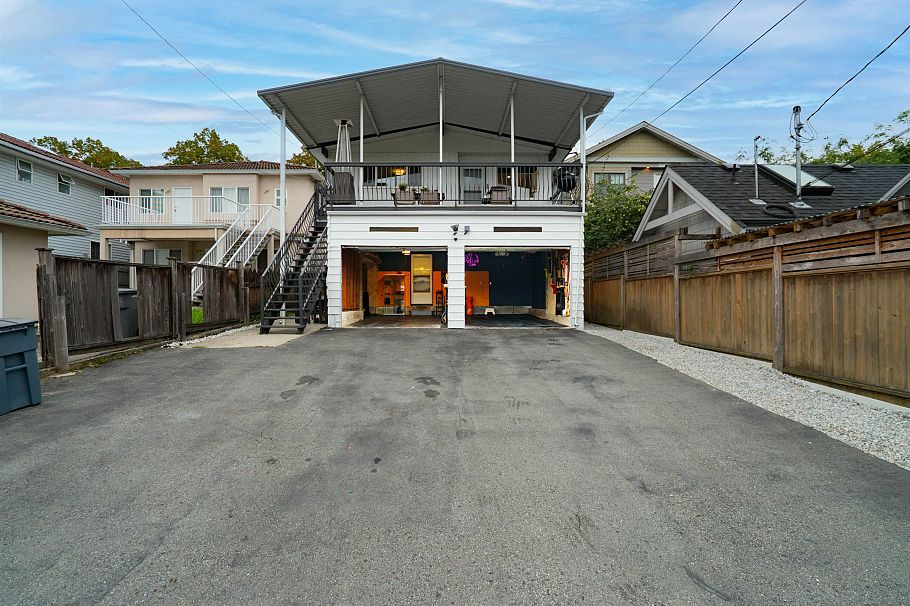 5885 Sherbrooke Street Vancouver, BC - 30