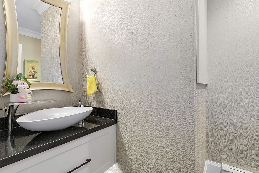 1926 W 17th Avenue Vancouver, BC - 17