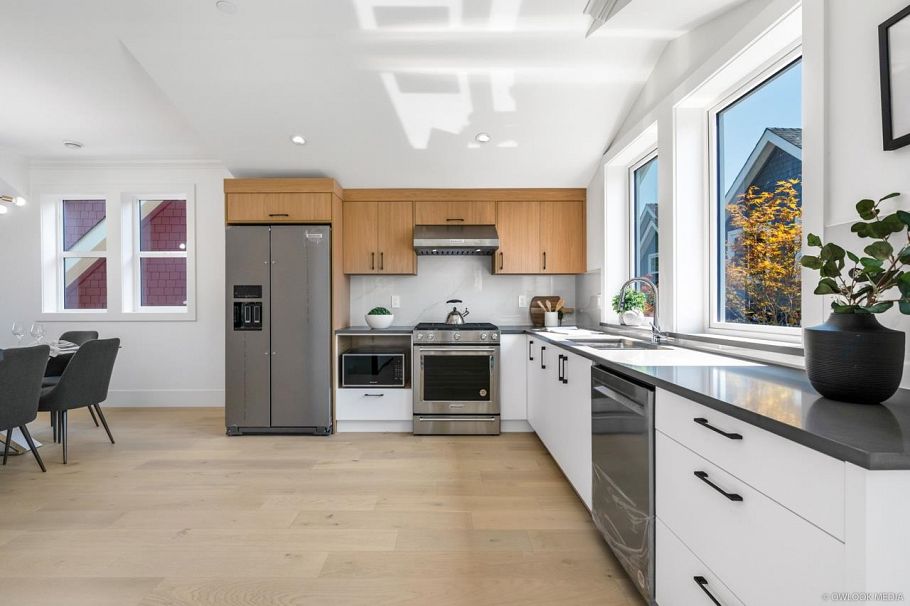 1421 E 27th Avenue Vancouver, BC - 8