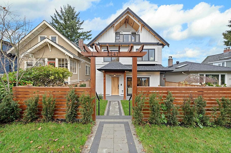 1 2247 Parker Street Vancouver, BC - 27