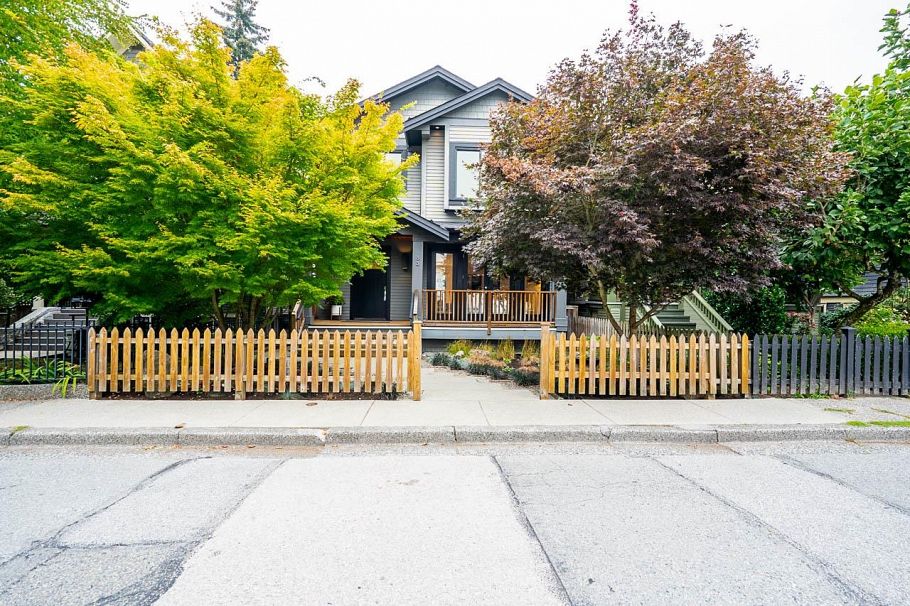 33 E 22nd Avenue Vancouver, BC - 40