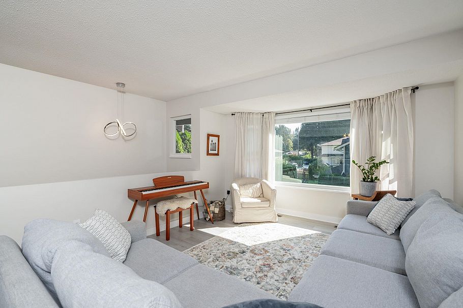 625 Seymour Court North Vancouver, BC - 4