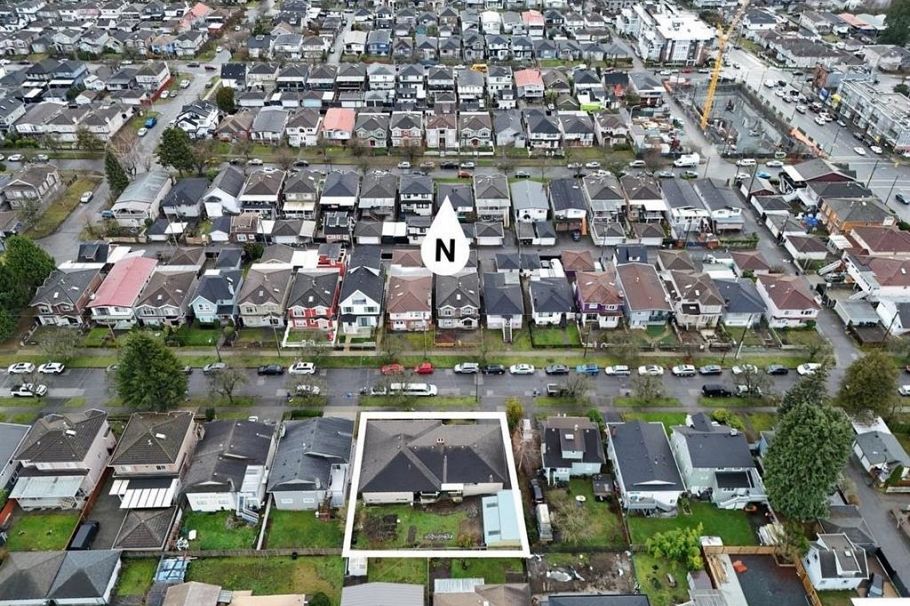 753 E 55th Avenue Vancouver, BC - 7