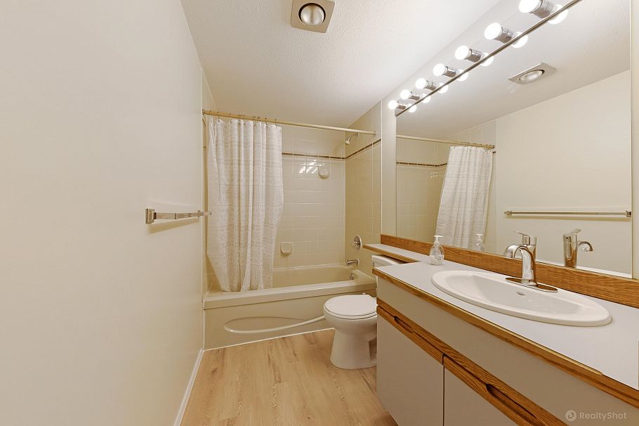 301 3421 Curle Avenue Burnaby, BC - 20