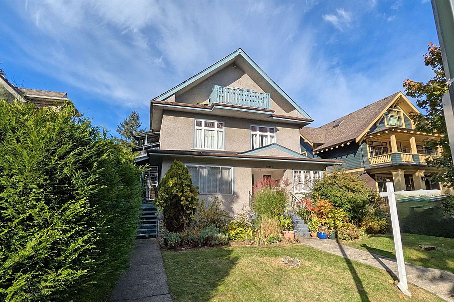 345 W 11th Avenue Vancouver, BC - 1