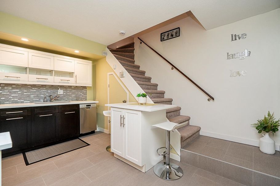 51 870 W 7th Avenue Vancouver, BC - 6