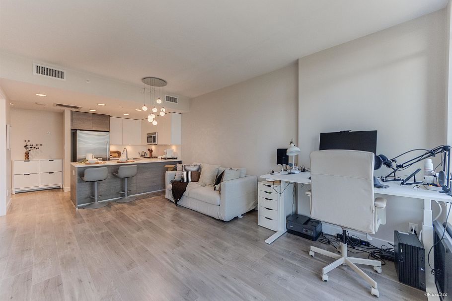 706 2008 Rosser Avenue Burnaby, BC - 2