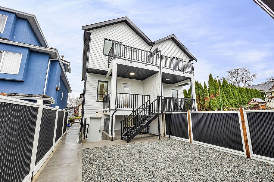 2827 Dundas Street Vancouver, BC - 16